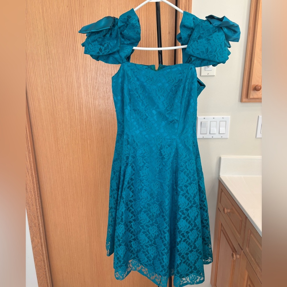 Custom Design Dress 👗- Size 7-8